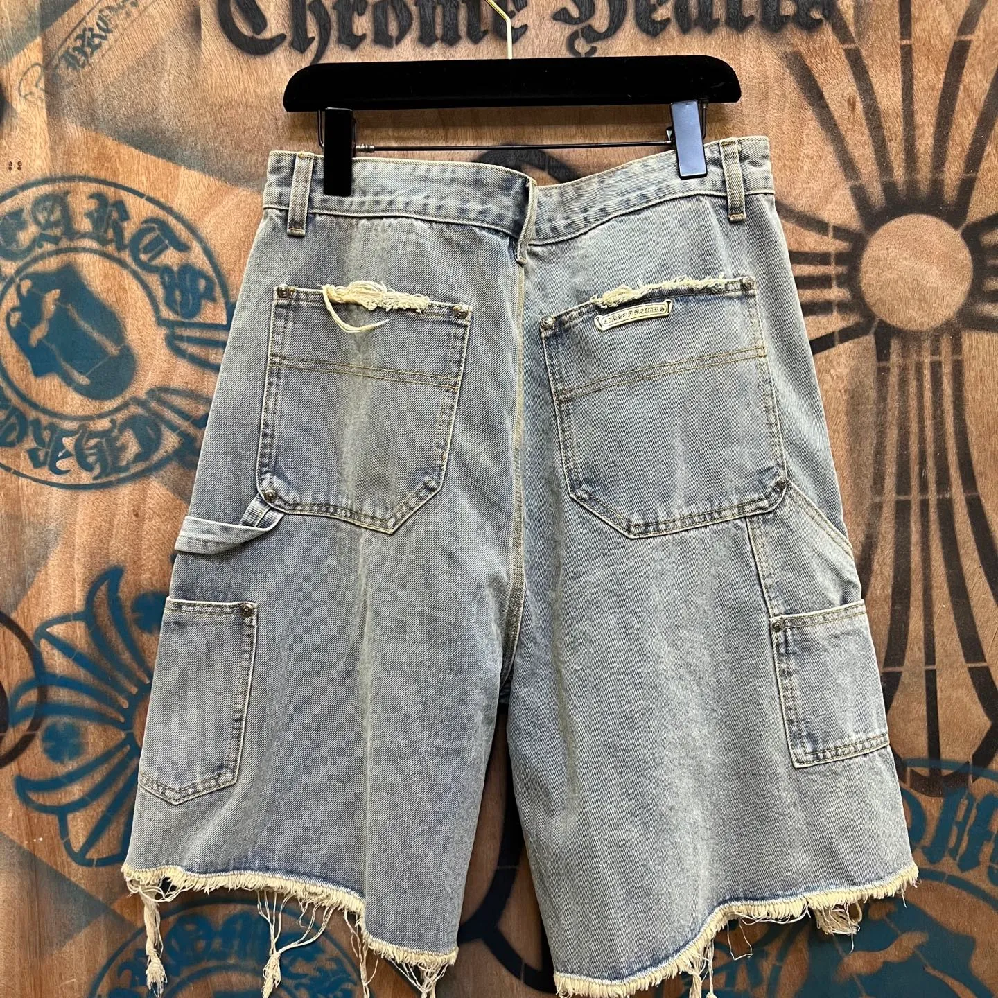 P510 chrome hearts limited series new city limited jeans Chrome Hearts city limited denim shorts vintage levis American made 501 505 517 base version remake Levis American made 501 base version imported sheepskin 925 silver remake Customers provide waist and pants length or height and weight The studio will select the most suitable base version for you to remake There are many people doing remakes in the market Don't belittle or comment The difference is visible to the naked eye See more and compare yourself #CHROME HEARTS Unisex style